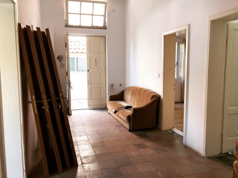 SHITET APARTAMENT 3+1 PRANE SHKOLLES EFTALI KOCI,DURRES! thumbnail 2