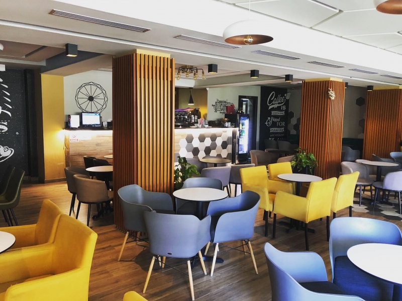 SHITET AMBJENT BIZNESI BAR CAFFE TE STACIONI I TRENIT,LULISHTJA DURRES!