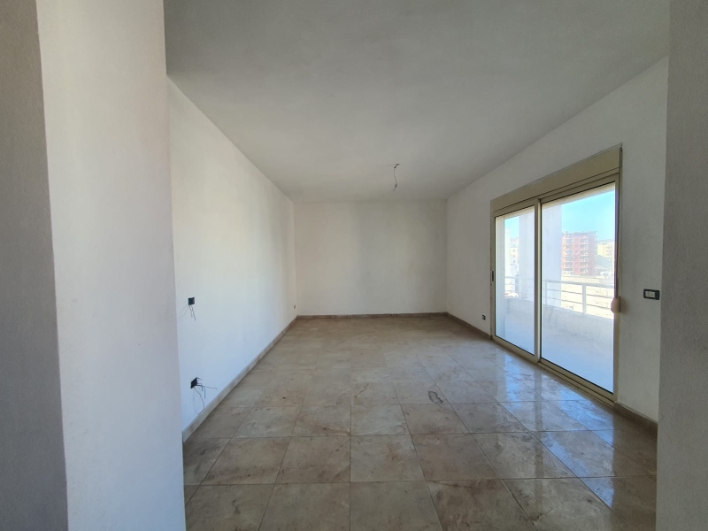 SHITET APARTAMENT 3+1 LAGJA 5 PRANE ISH RAJONIT,DURRES.