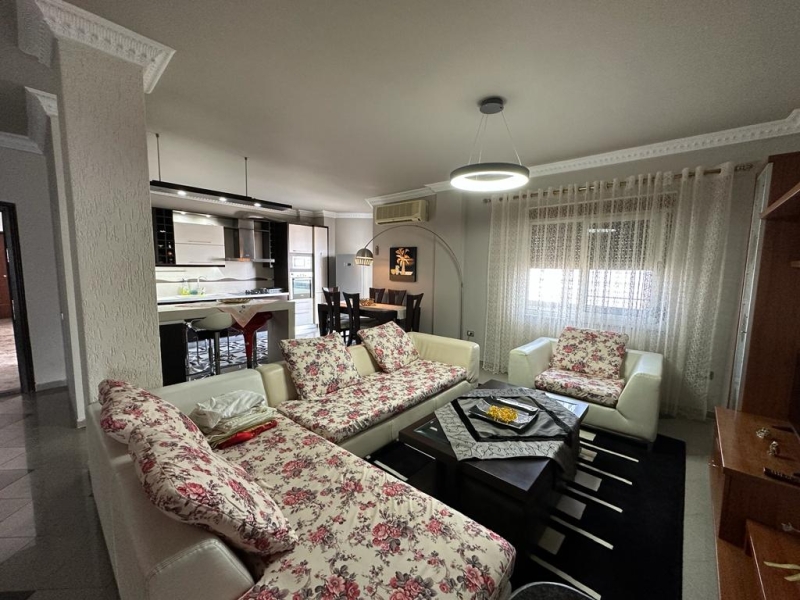 SHITET APARTAMENT 3+1 ISH FABRIKA BUKES, DURRES.