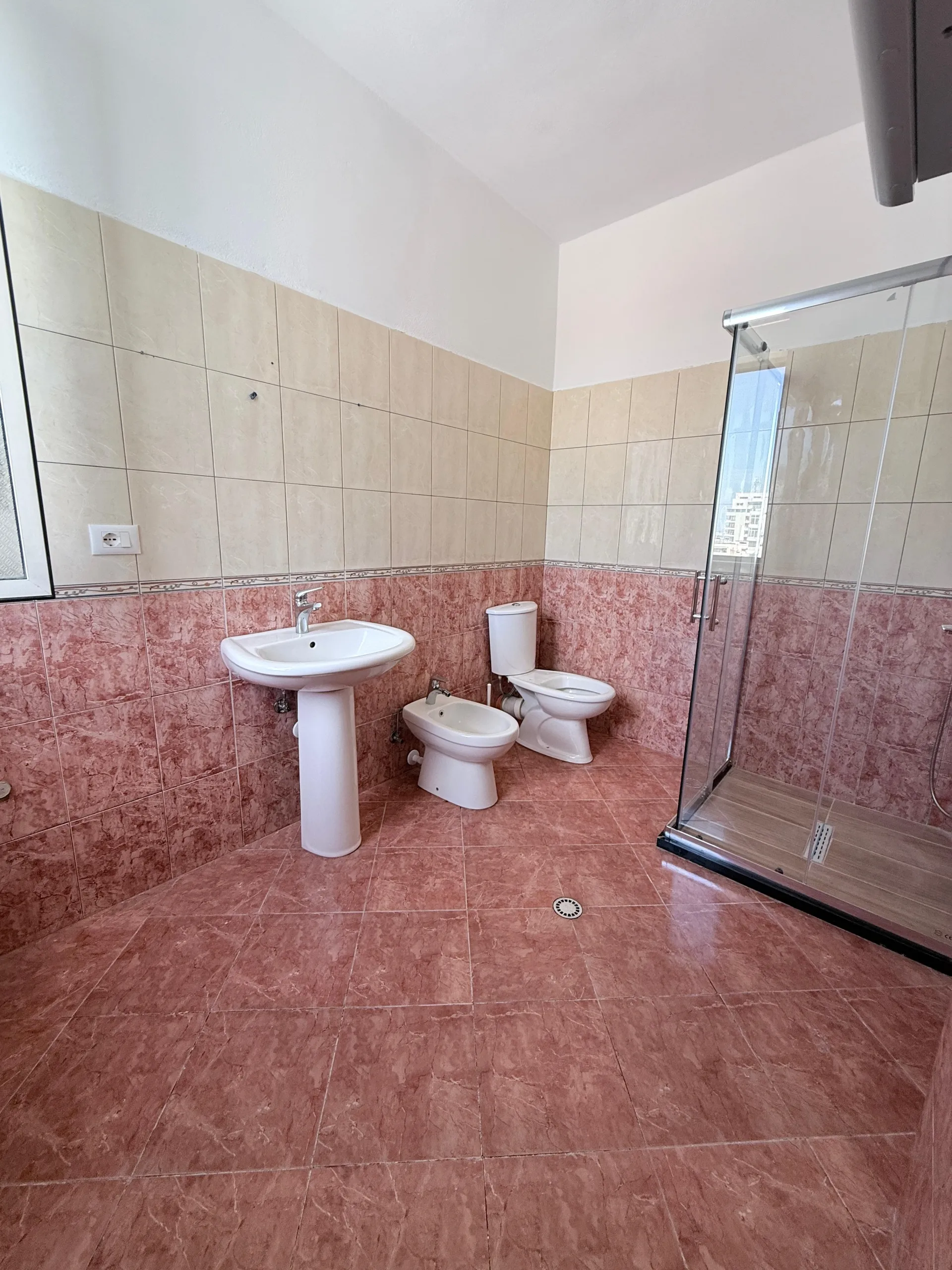 14aee126-b528-4e1f-ac60-01bf6c8dbbb4-scaled_converted