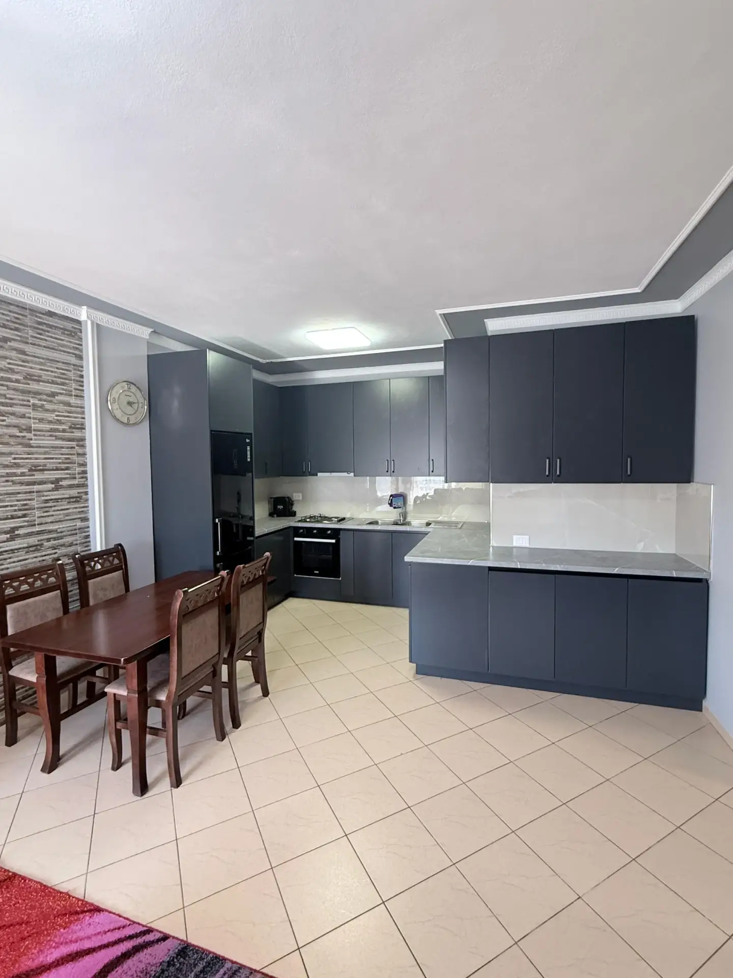 bb77246c-e17f-488f-96cc-f3e379b0a857-scaled_converted