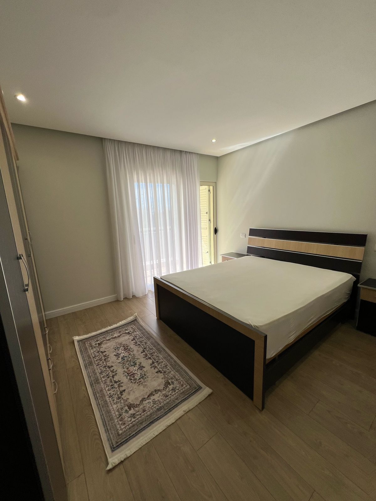 37b5f6f4-7e75-4ed8-bd8d-425714abf105