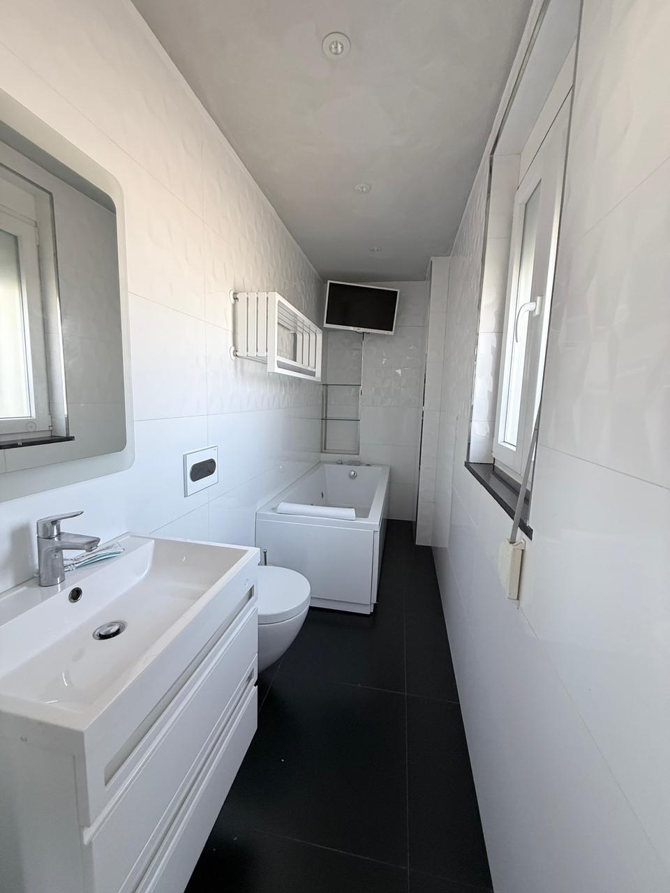 9a5beade-1328-4e42-9f67-c2fe5b754ed6