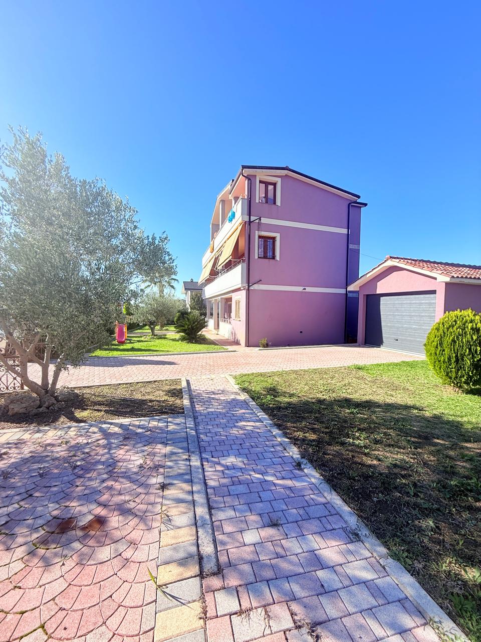 142d91f1-8162-4ab9-afb4-c52fba4271e6