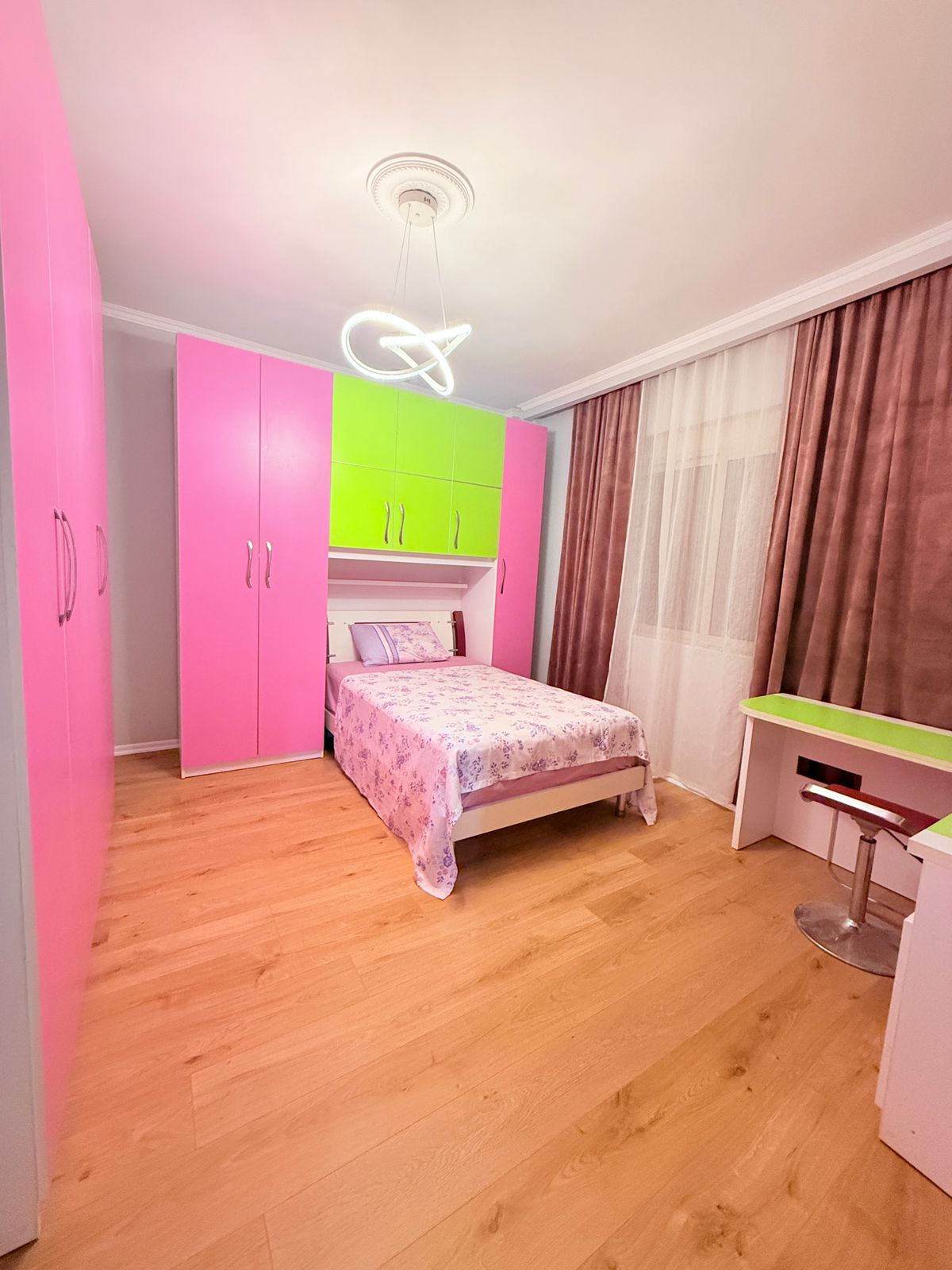 7337f7f7-381b-4025-a0d7-ab6d777317f7