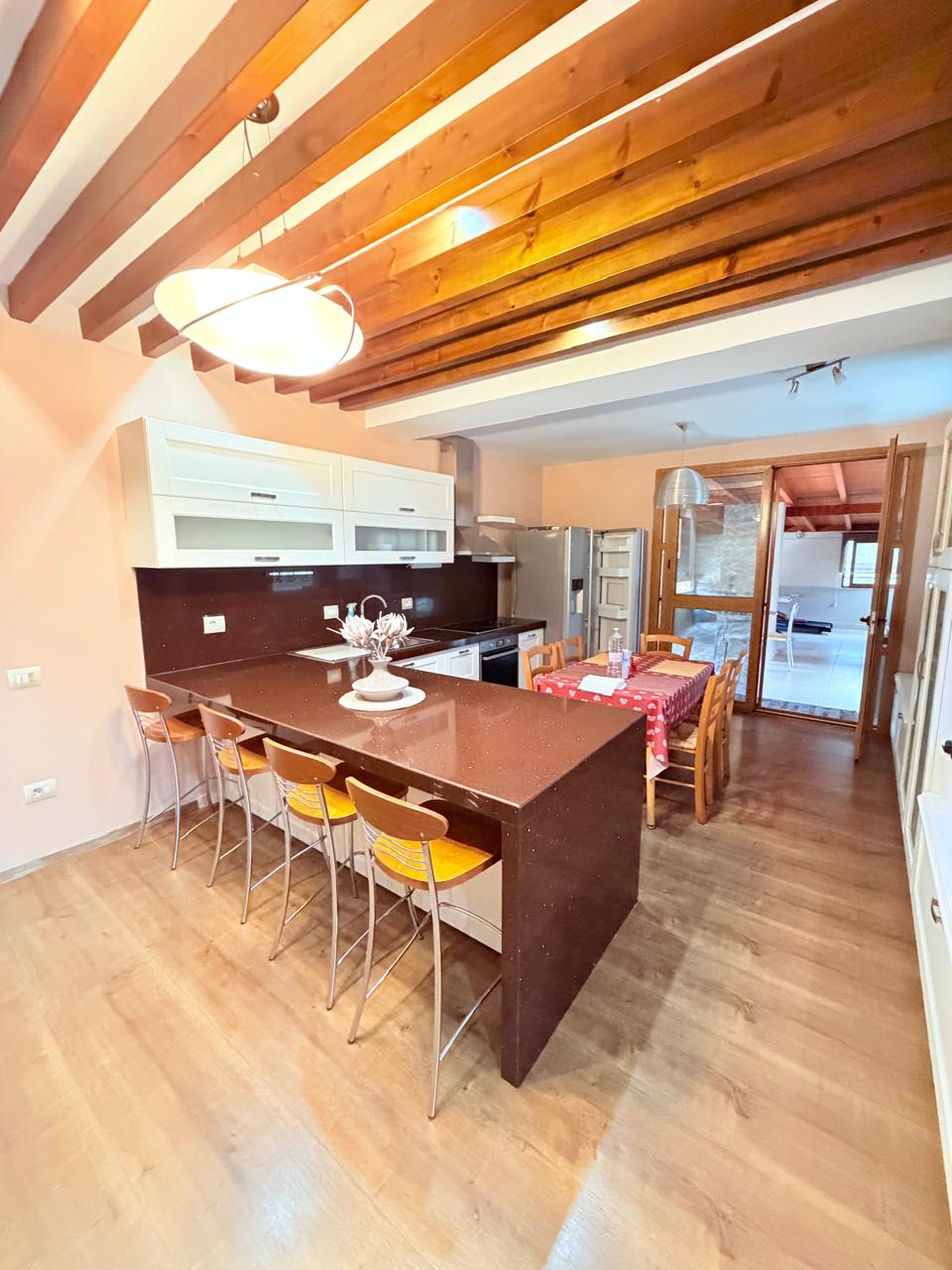 541c6e70-9d4b-41d8-abb5-027a44158bac