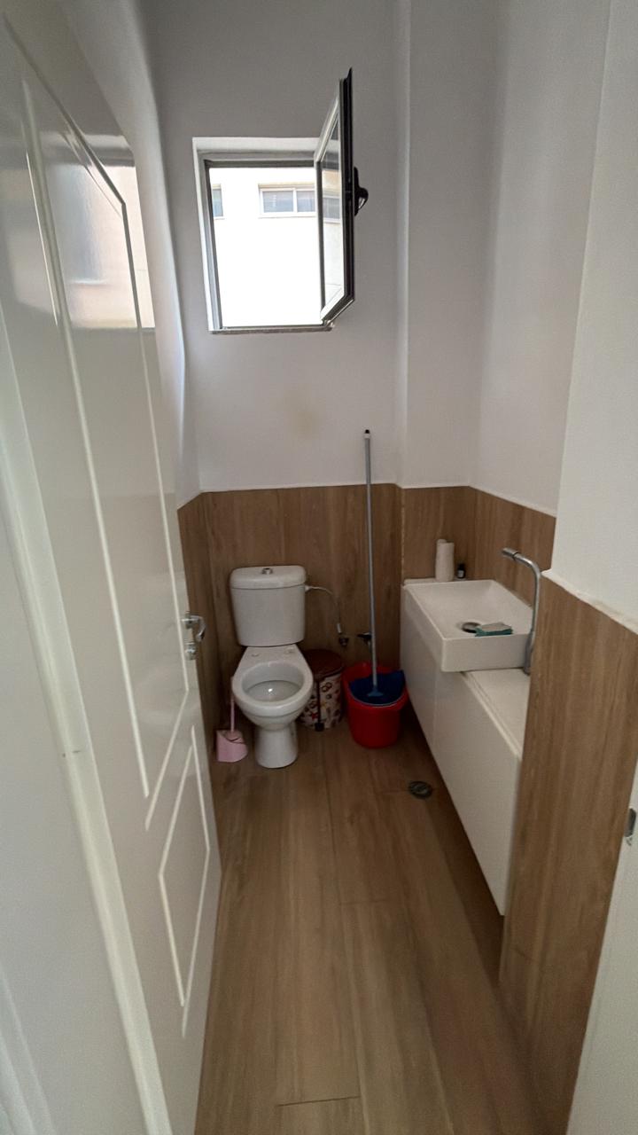 7963eafc-3515-49c5-8aab-6b00828a1656