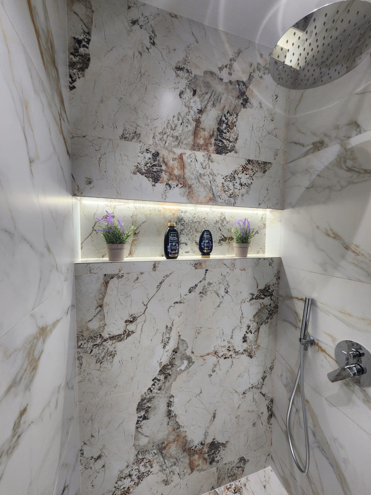 ae8218eb-88f9-4b36-9833-7c657f23d974