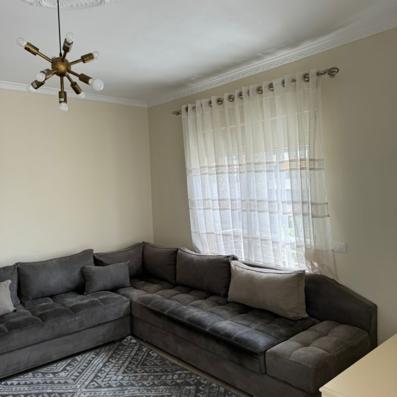SHITET APARTAMENT 1+1+GARAZH PRANE PELIKANIT PLAZH,DURRES