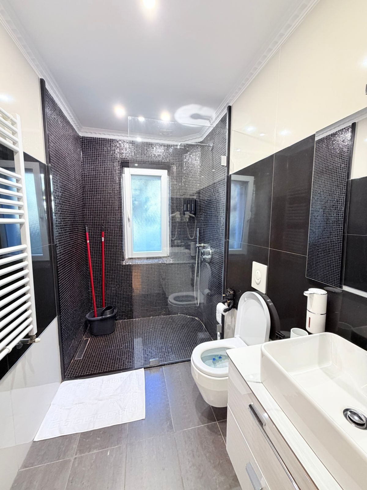 f239c6e6-863f-42ca-ae49-d3f9c89ef3a0