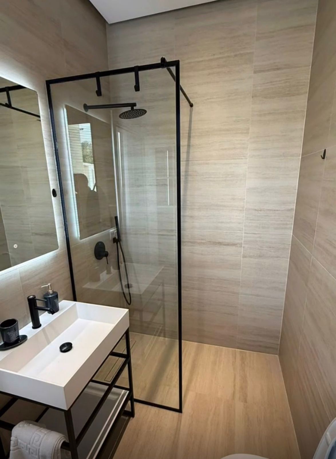 11f342cd-7e06-4d41-9cf3-a44619fcc7a1