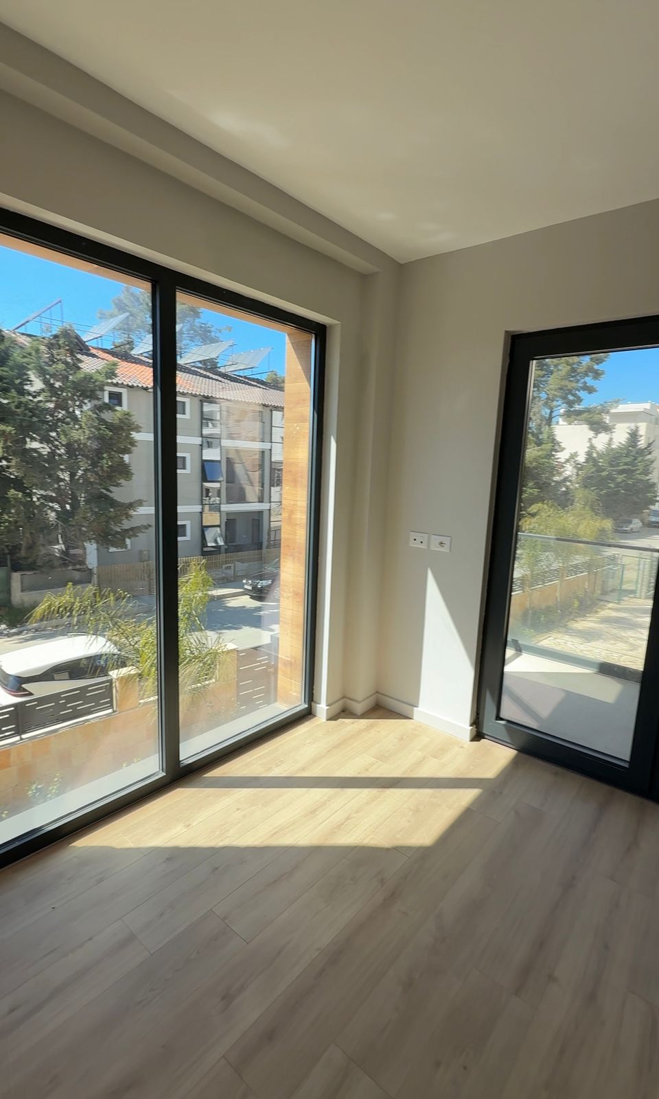 a27be79d-4a57-42e9-83b6-f6ae652e5116