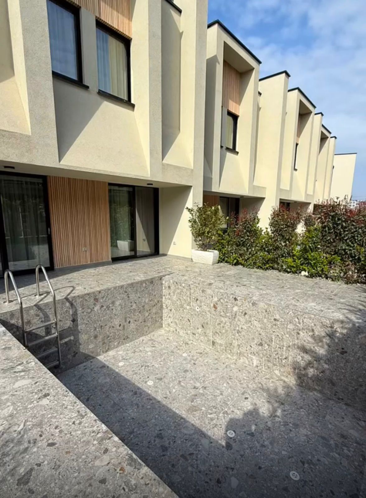 bdb85cb0-ec15-4ce9-81eb-56c9495a1844