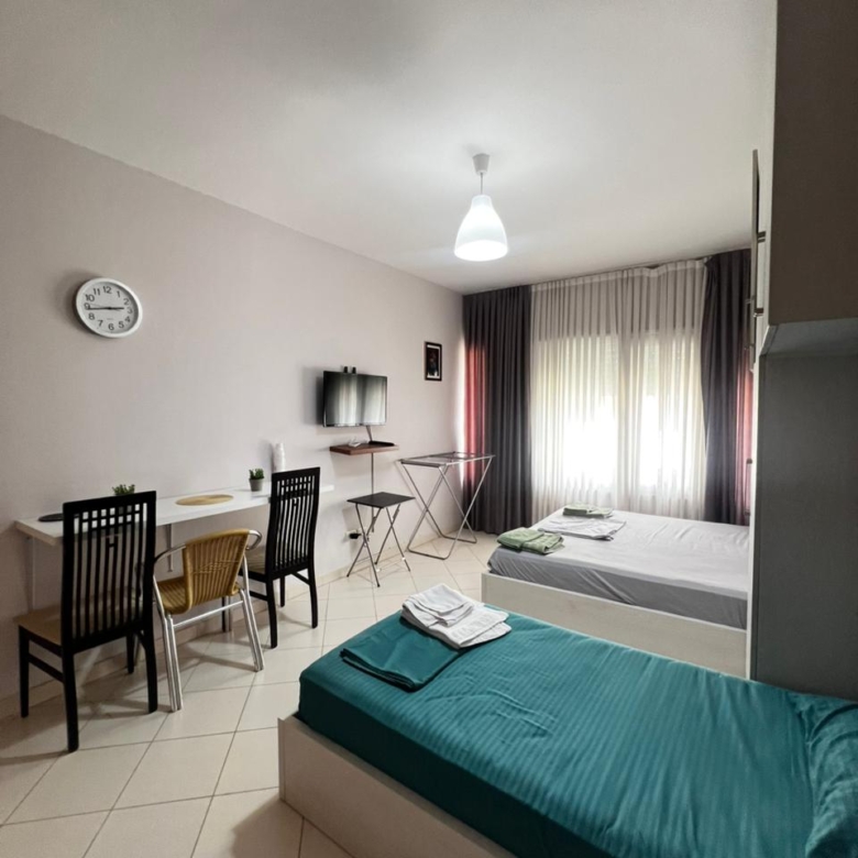 SHITET GARSONIERE PRANE HOTEL BLEART, GOLEM