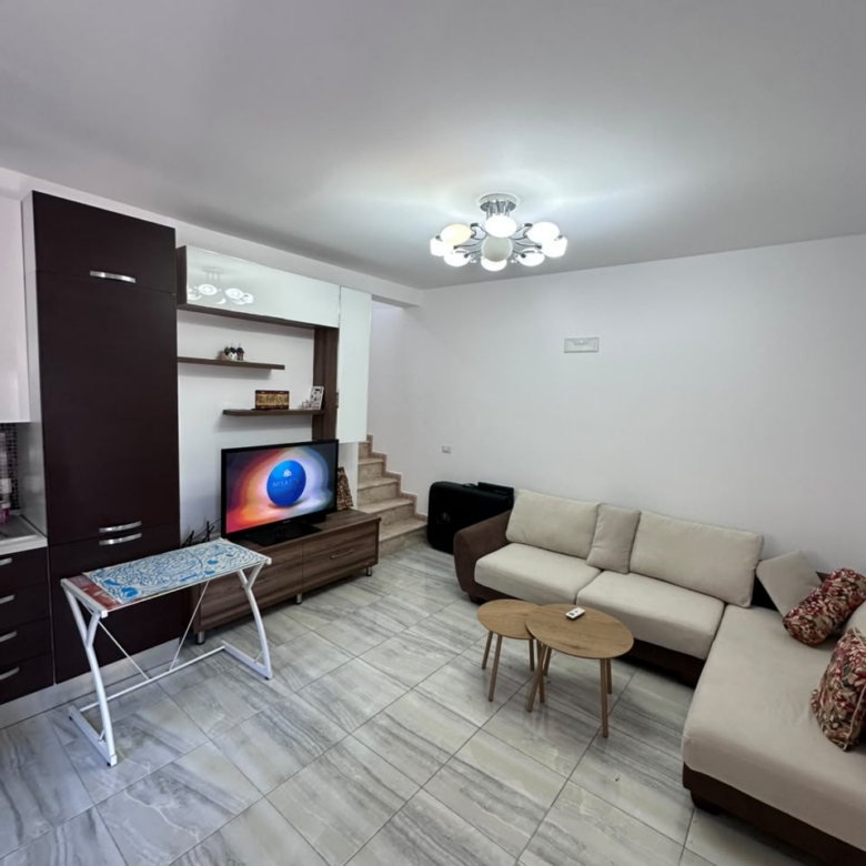 SHITET DUPLEX PRANE SHKOLLES ITALIANE, VOLLGA, DURRES