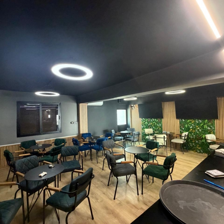 JEPET ME QERA AMBIENT BIZNESI PRANE FLAGSHIP CENTER,DURRES